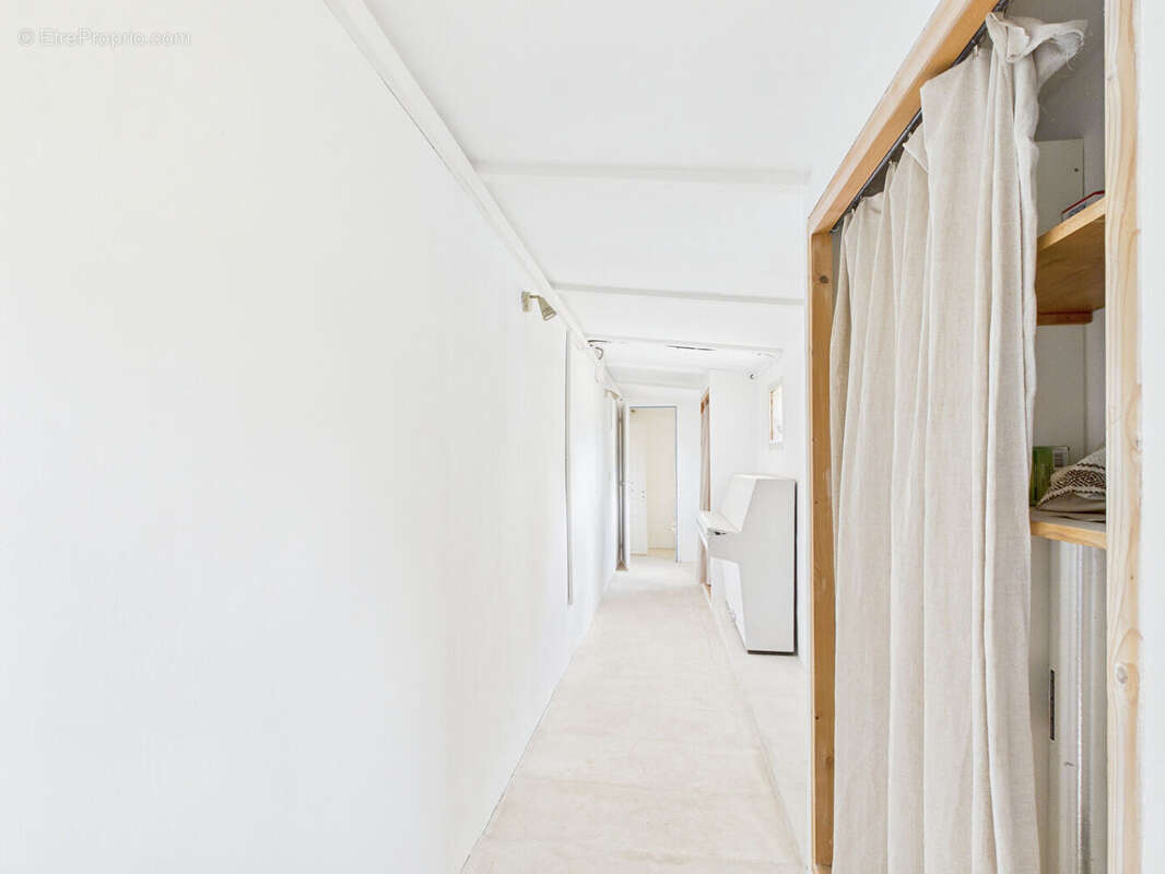 Maison à FONTVIEILLE