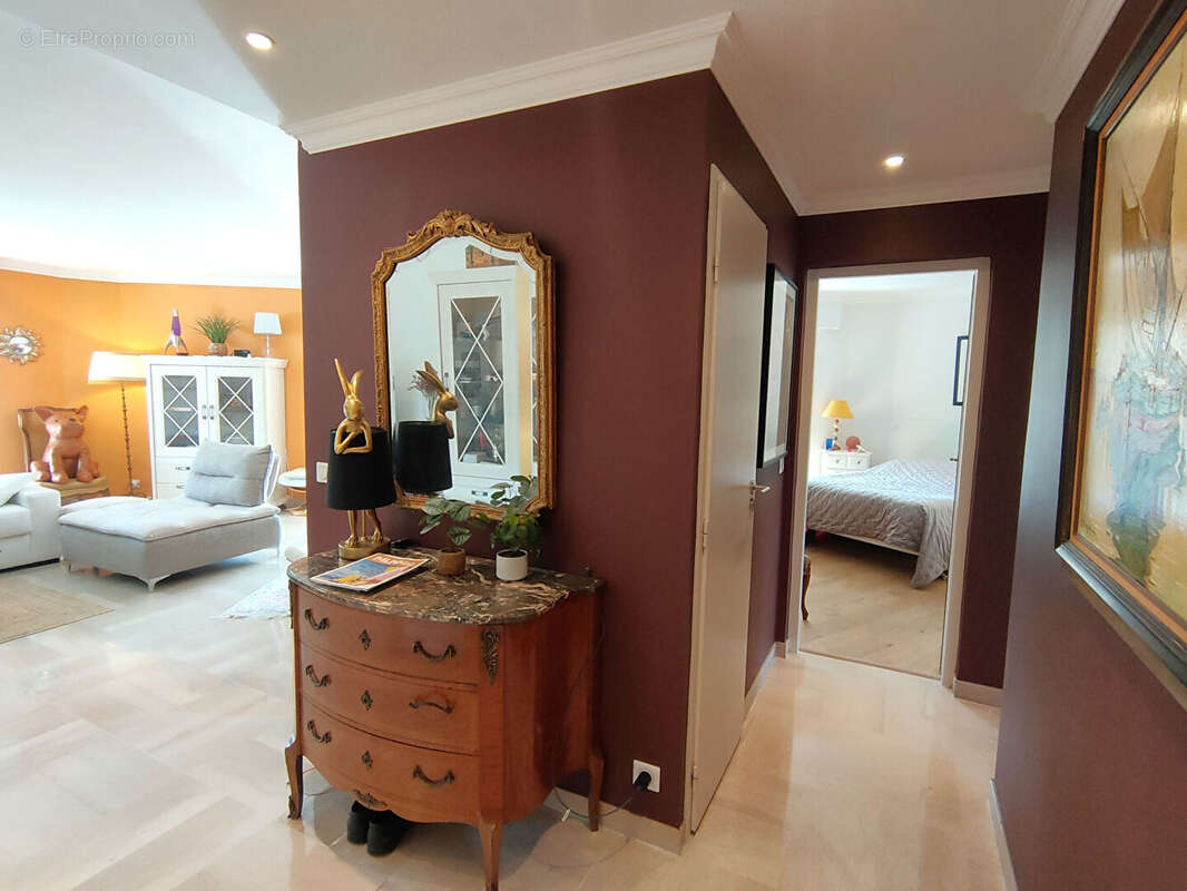 Appartement à MANDELIEU-LA-NAPOULE