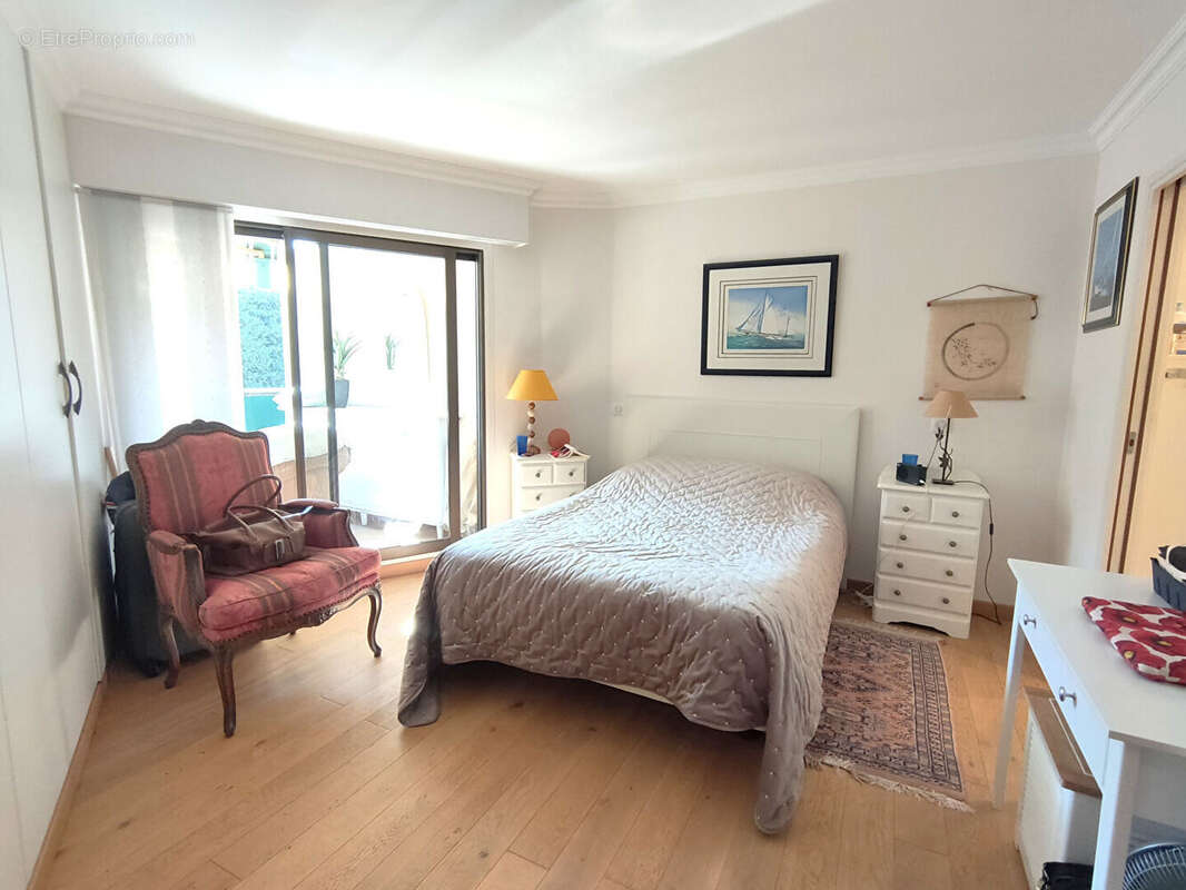 Appartement à MANDELIEU-LA-NAPOULE