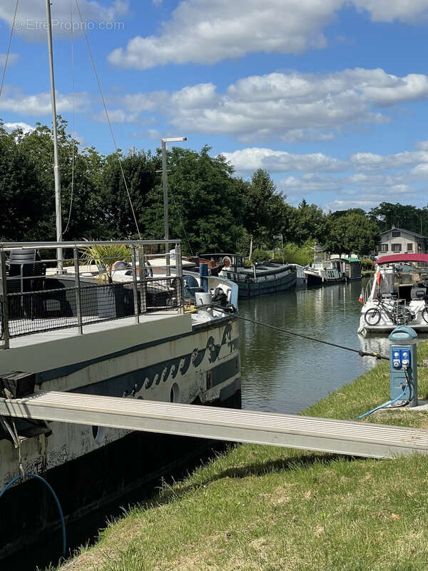 Autre à SAINT-SATUR