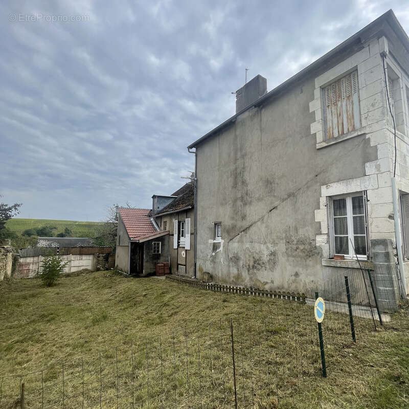 Maison à SURY-EN-VAUX