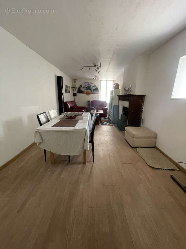 Maison à SURY-EN-VAUX