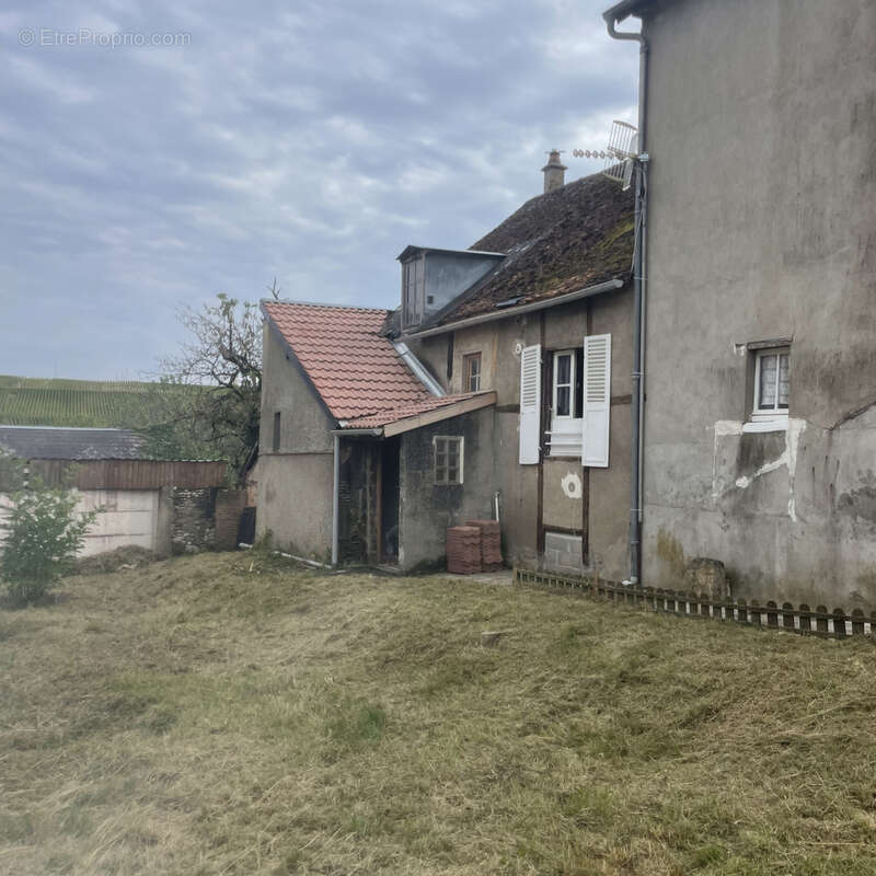 Maison à SURY-EN-VAUX