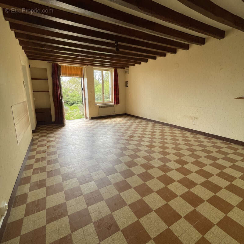 Maison à SURY-EN-VAUX