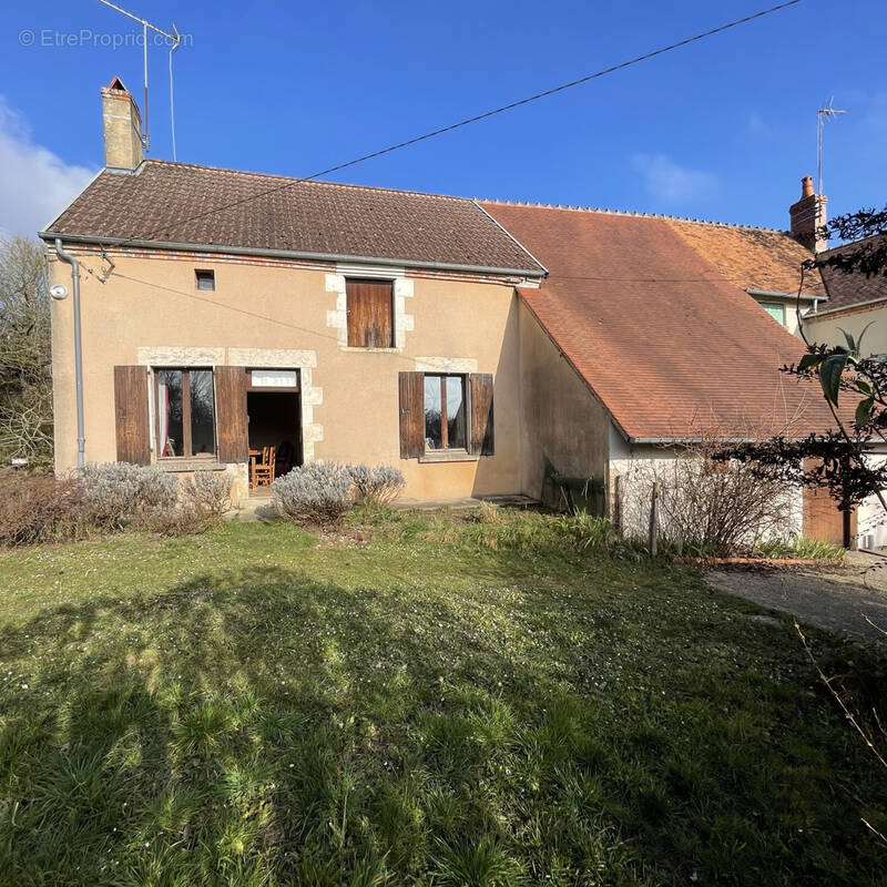 Maison à SURY-EN-VAUX