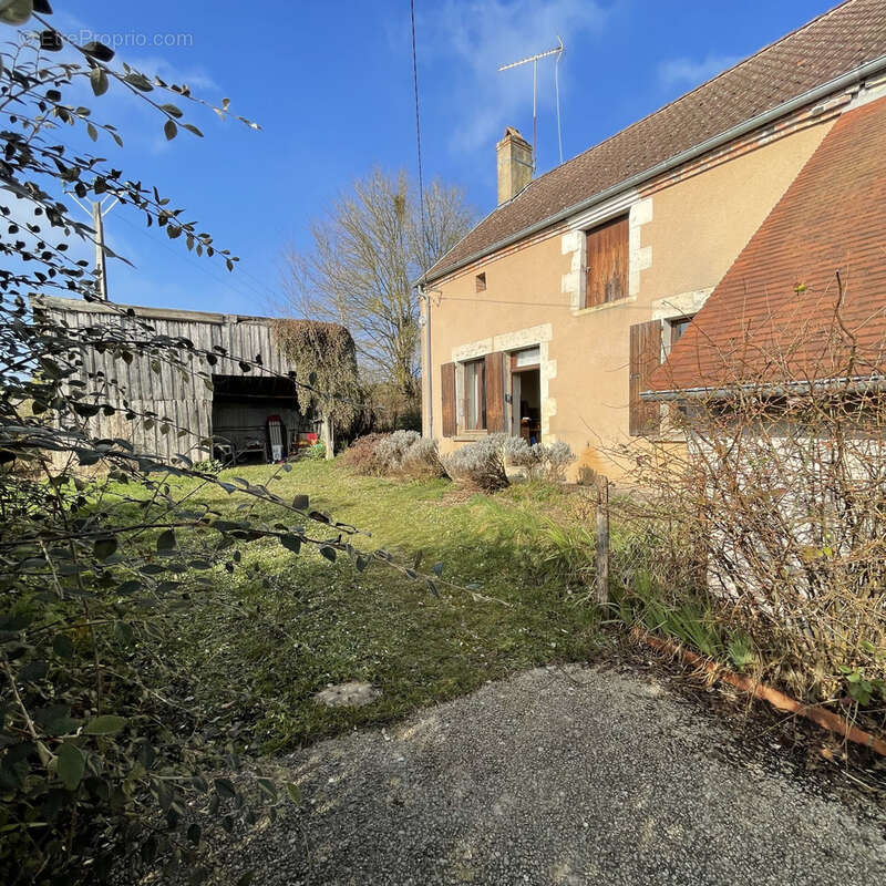 Maison à SURY-EN-VAUX