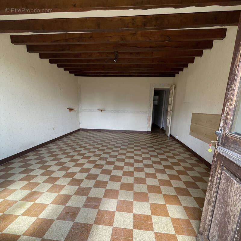 Maison à SURY-EN-VAUX