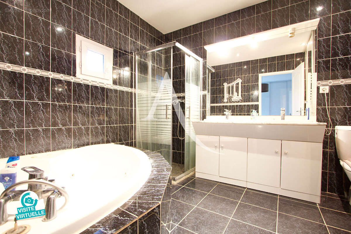 Maison à VILLENEUVE-LES-MAGUELONE