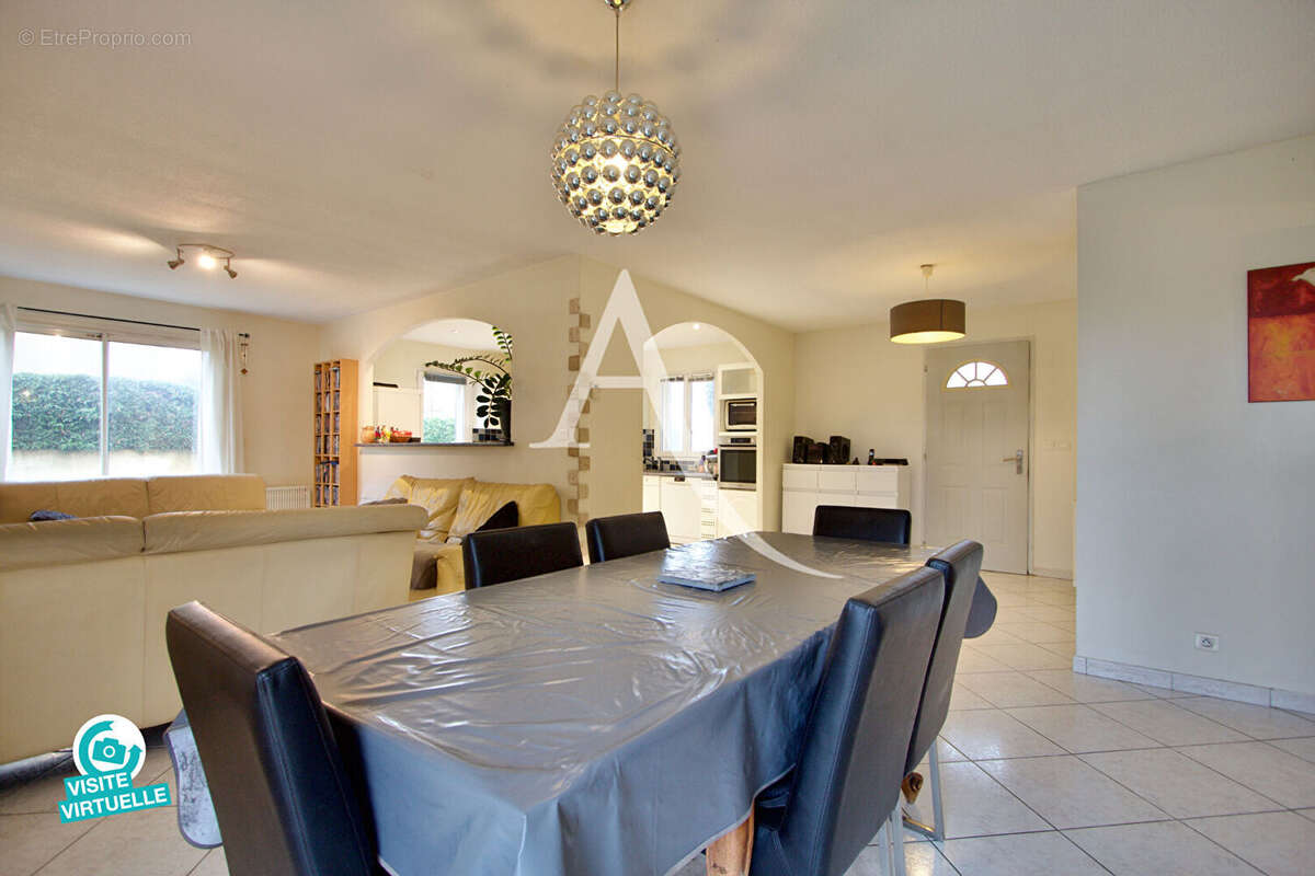 Maison à VILLENEUVE-LES-MAGUELONE