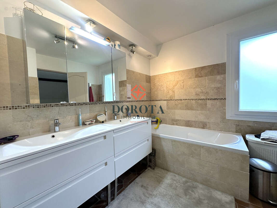 Maison à SAINT-MARTIN-D&#039;URIAGE