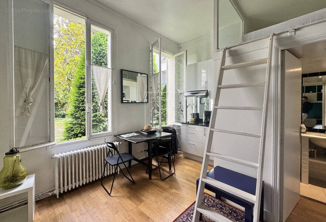 Appartement à PARIS-7E