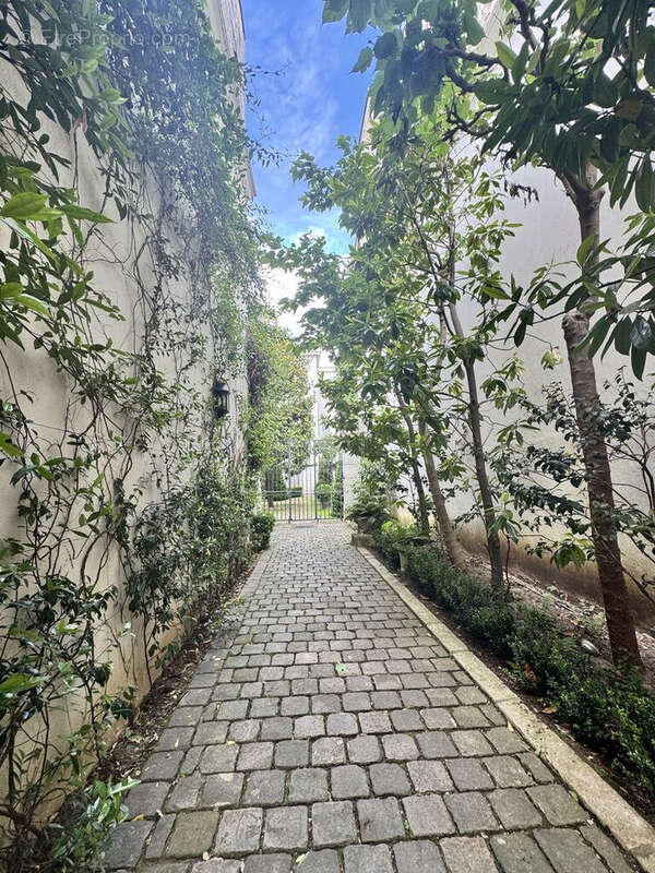 Appartement à PARIS-7E