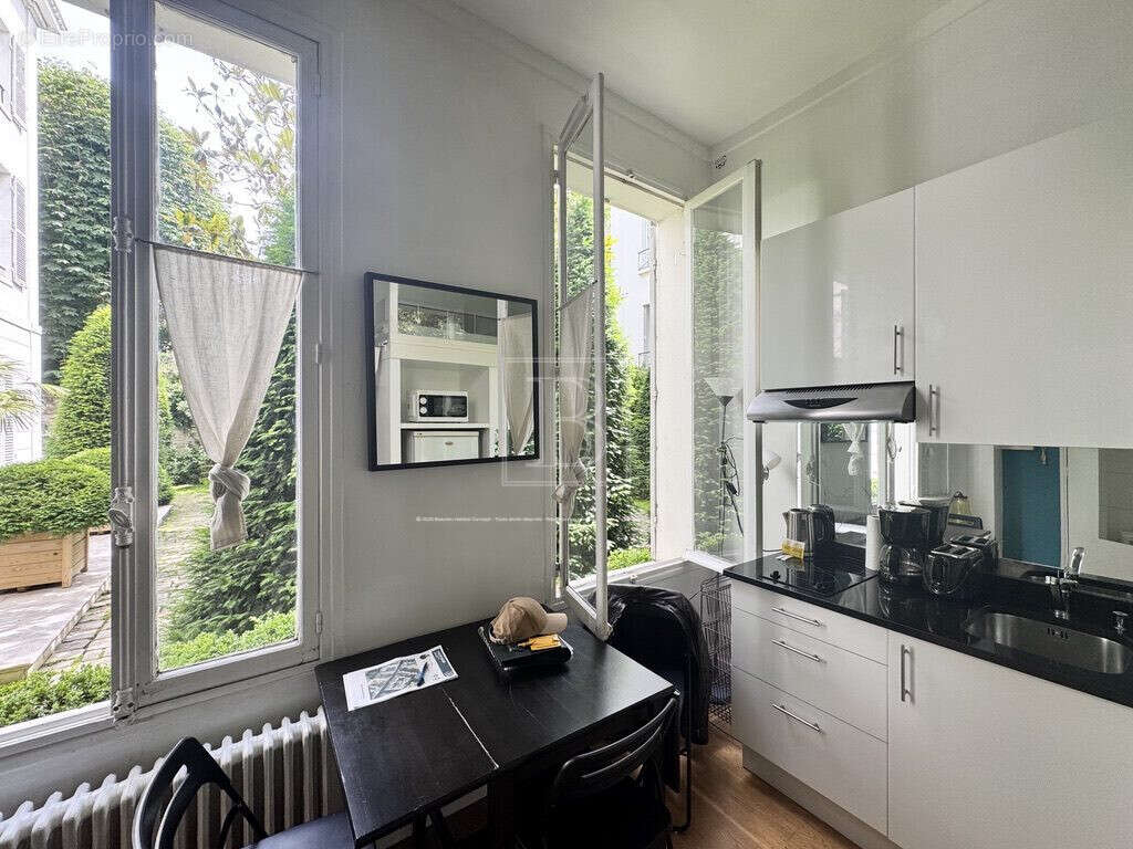 Appartement à PARIS-7E