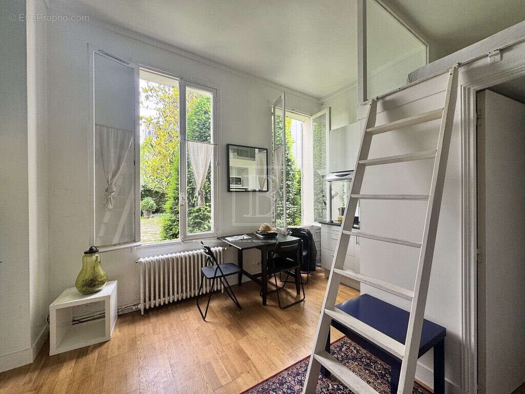Appartement à PARIS-7E