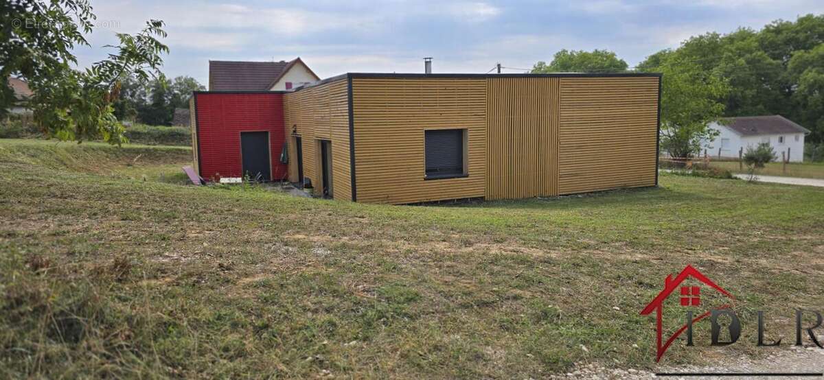 Maison à LARIANS-ET-MUNANS