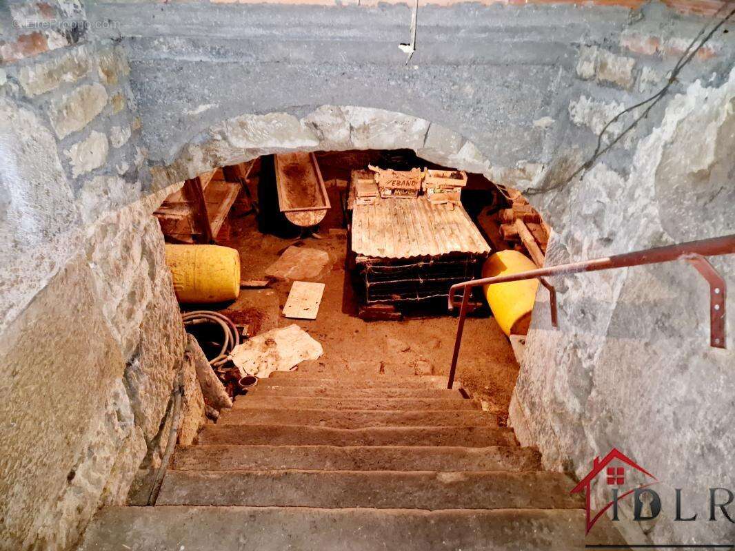 Maison à GENEVRIERES