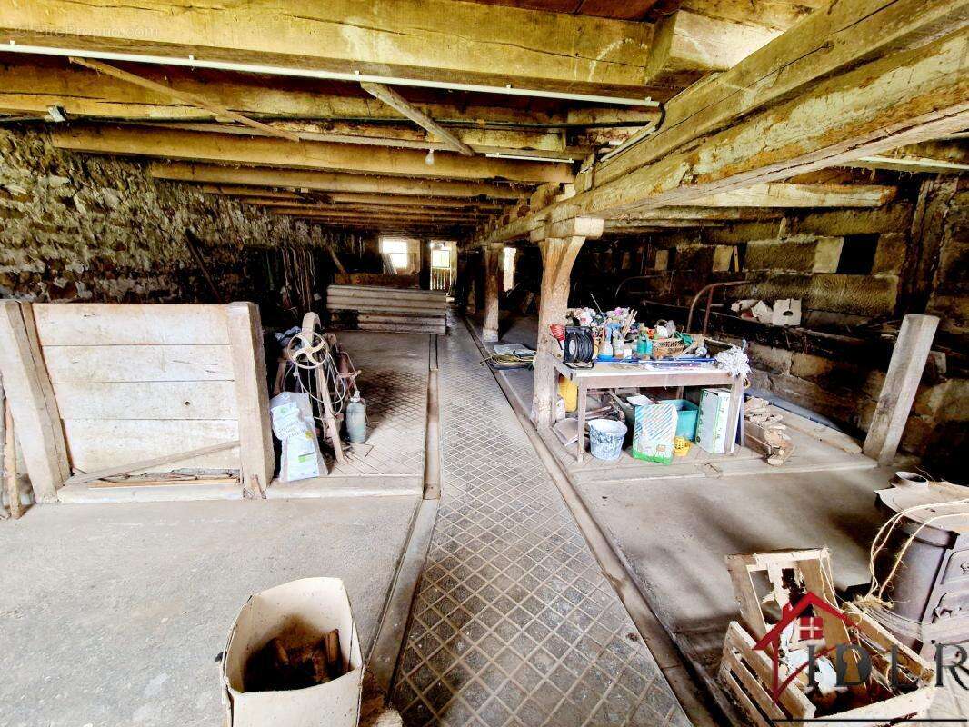 Maison à GENEVRIERES