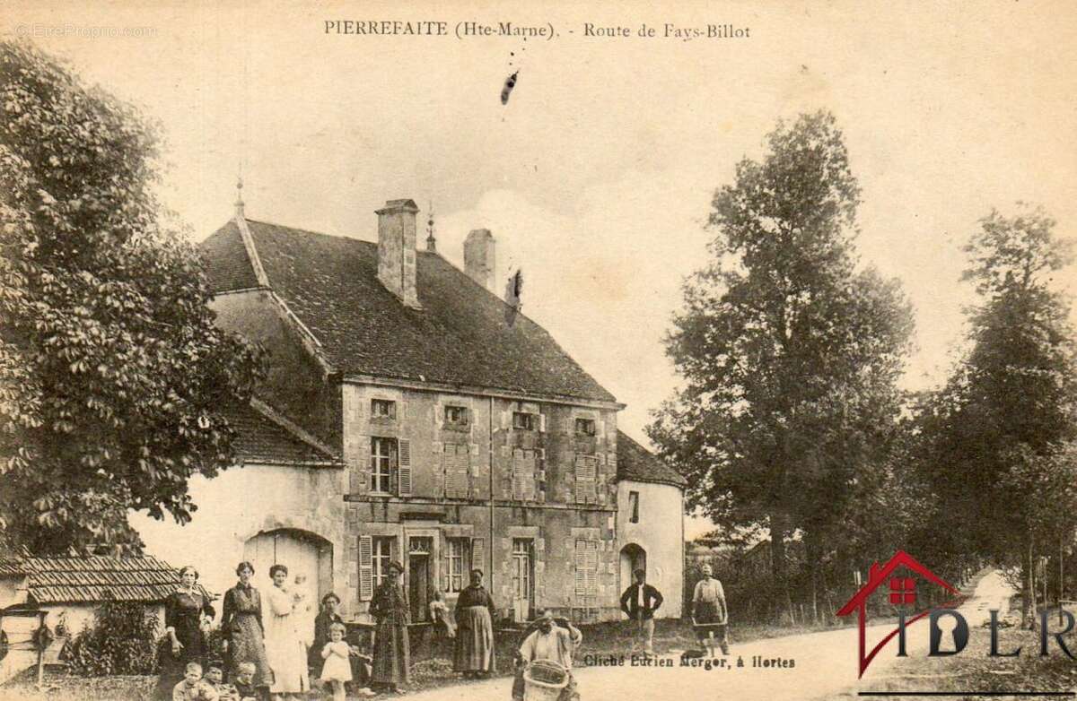 Maison à GENEVRIERES