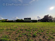 Terrain à PLONEVEZ-PORZAY