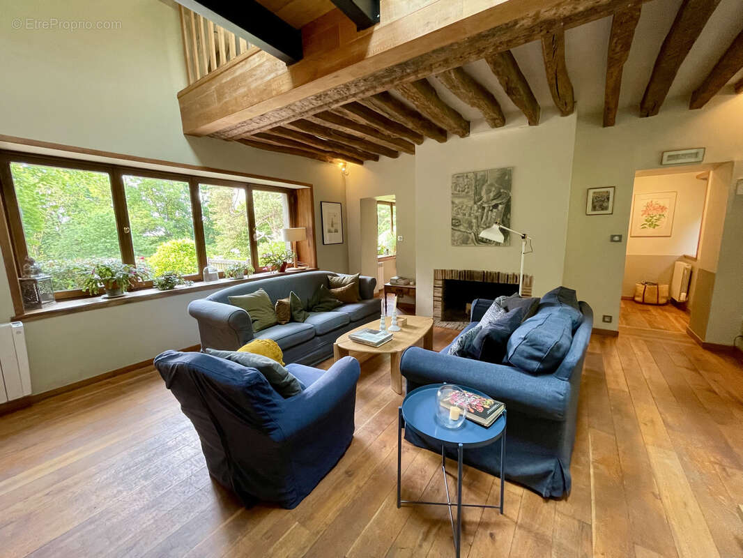 Maison à LES MESNULS