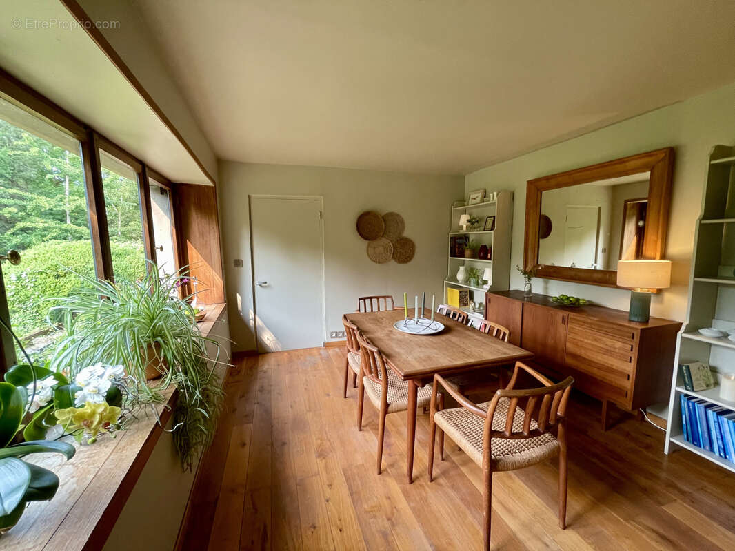 Maison à LES MESNULS