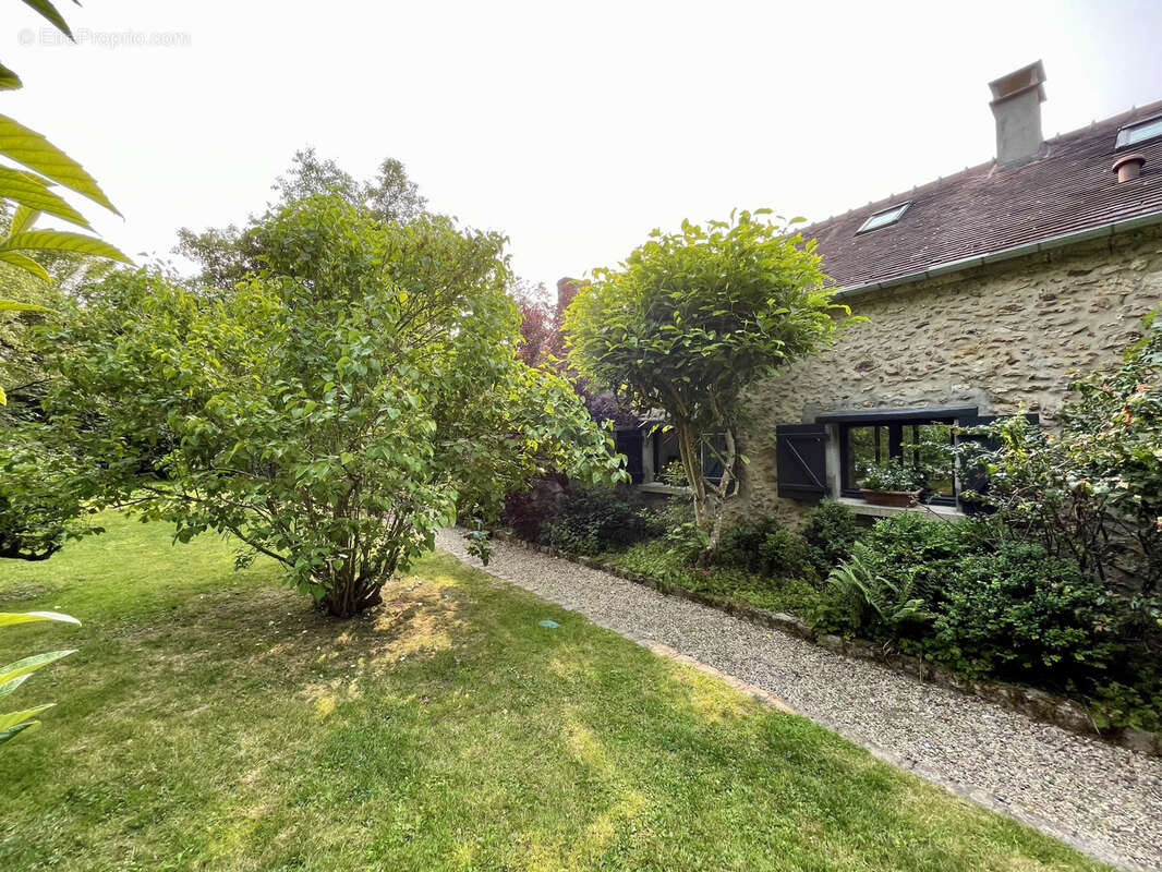 Maison à LES MESNULS