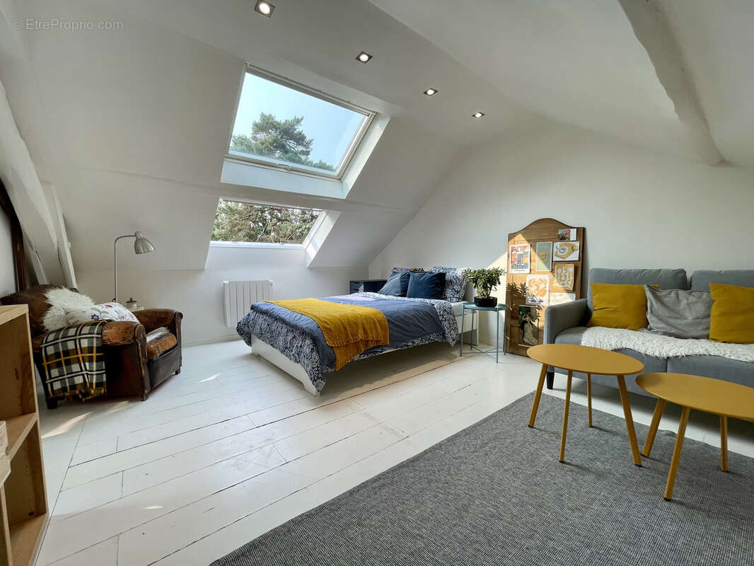 Maison à LES MESNULS