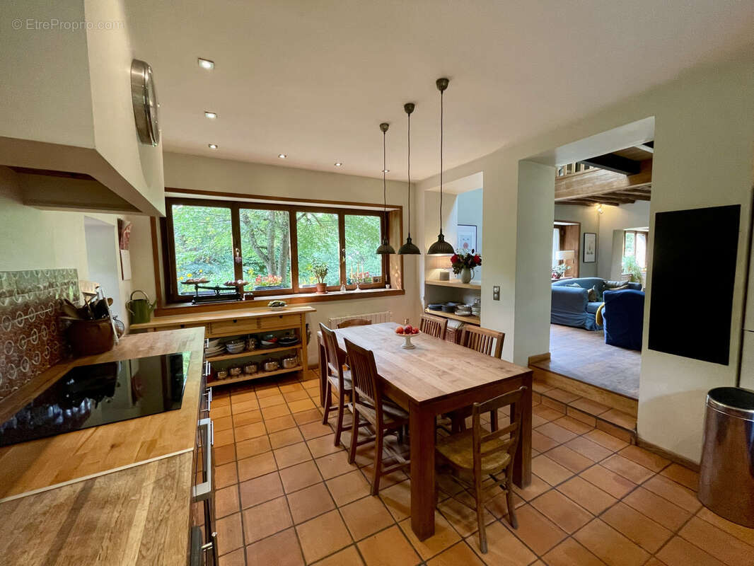 Maison à LES MESNULS