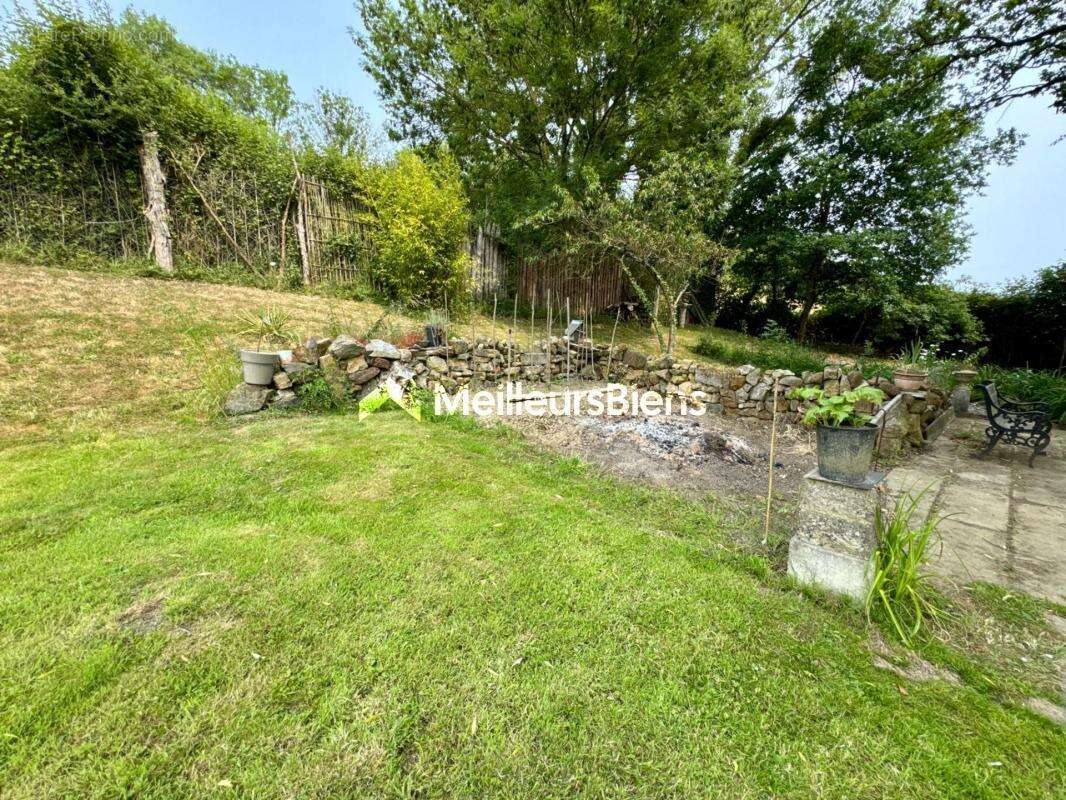 Terrain à SAINT-BERTHEVIN