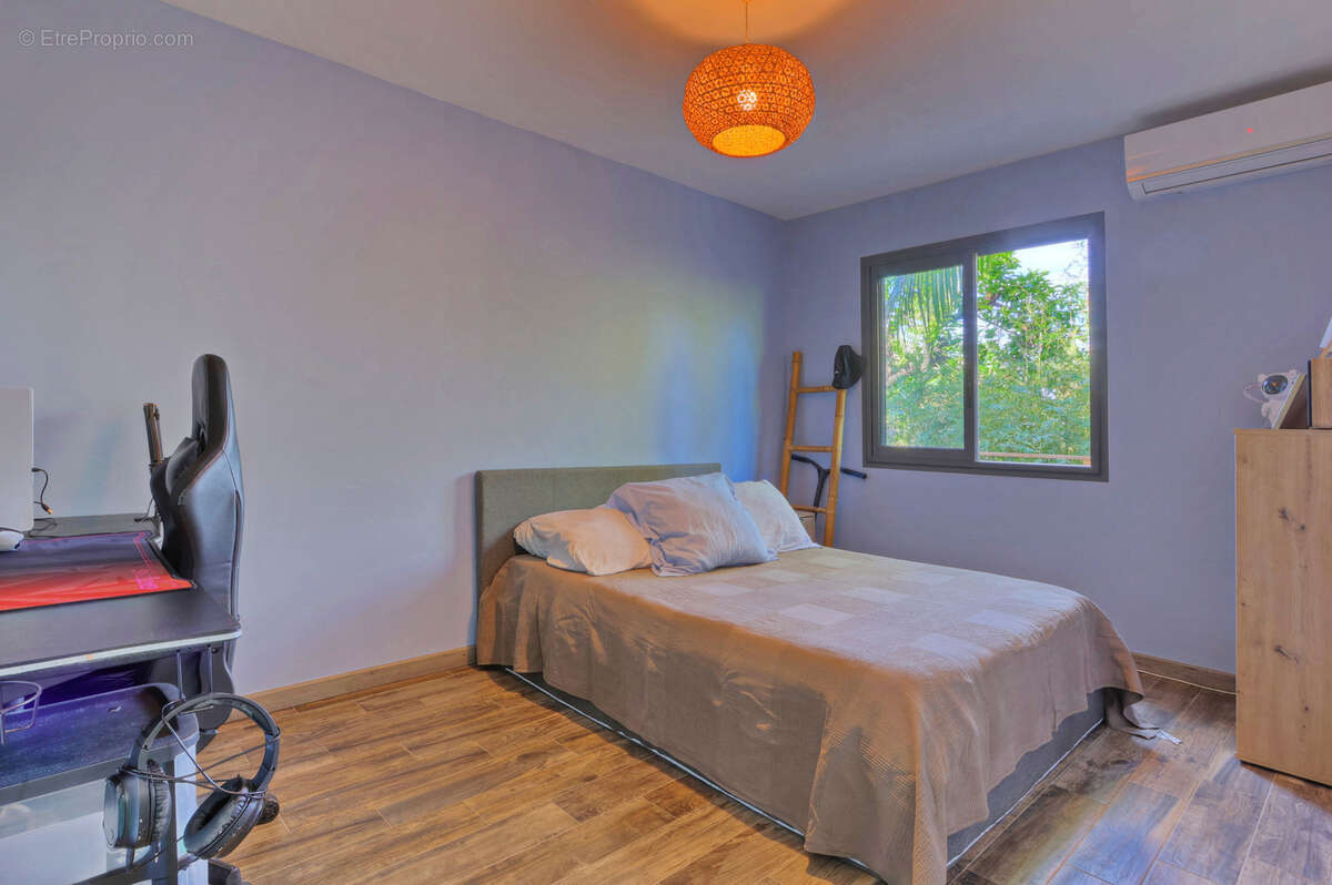 Maison à L&#039;ETANG-SALE