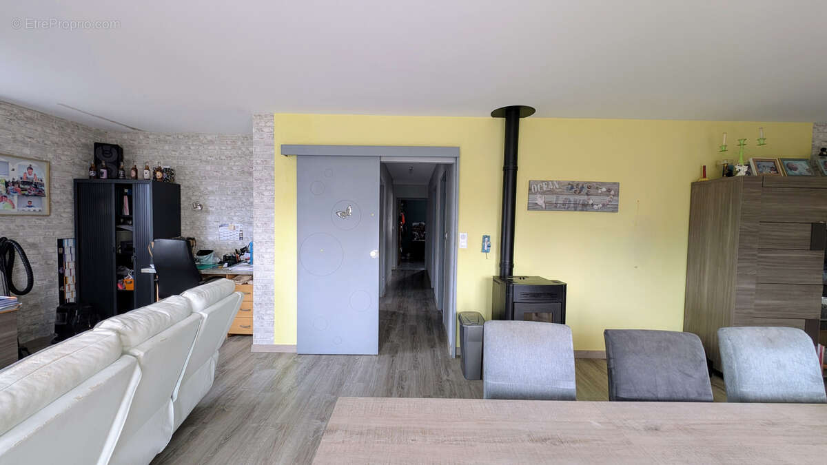 Maison à LES LANDES-GENUSSON