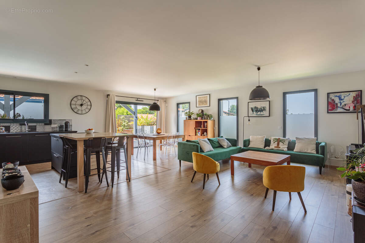 Maison à BASSUSSARRY