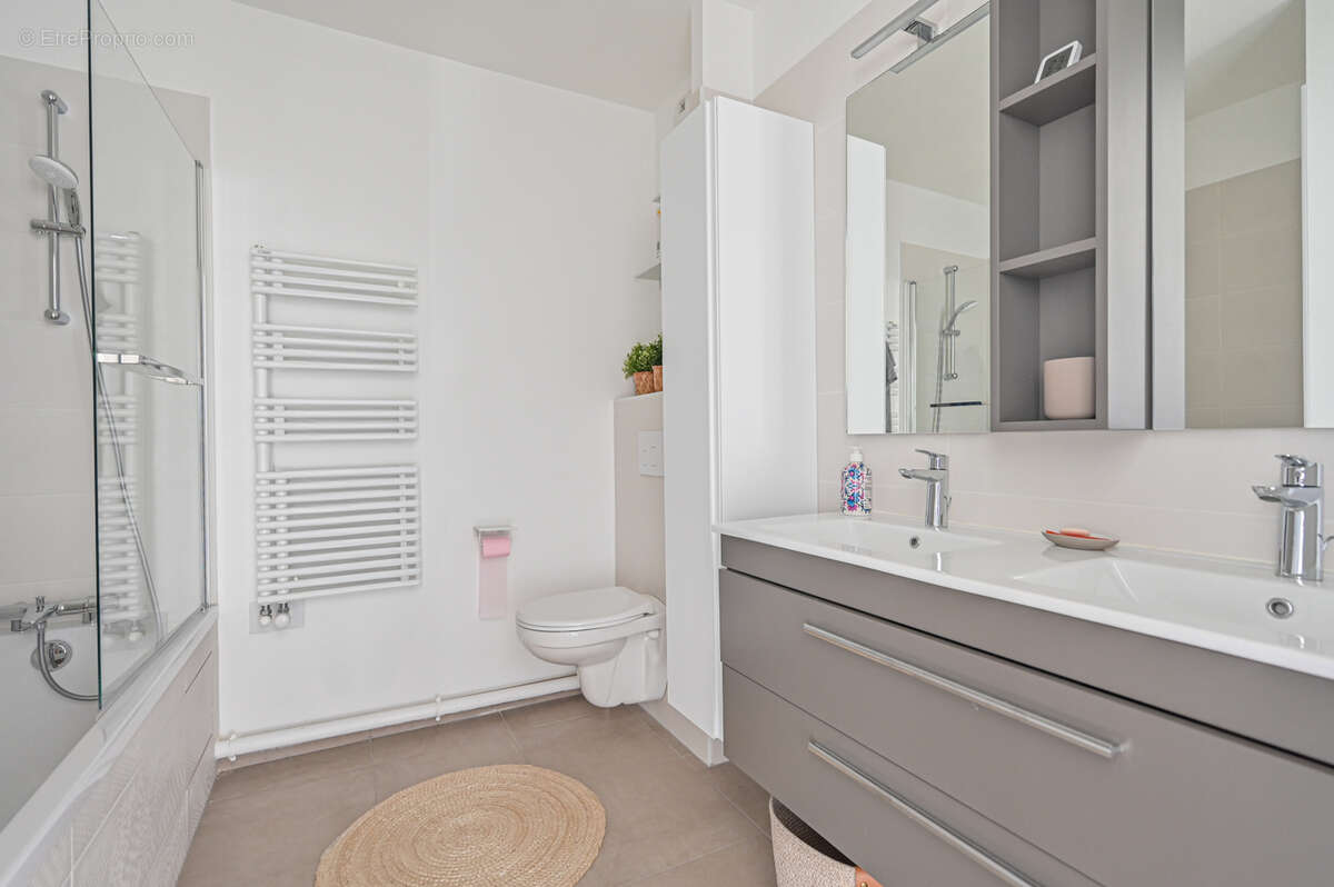 Appartement à SAINT-MAUR-DES-FOSSES