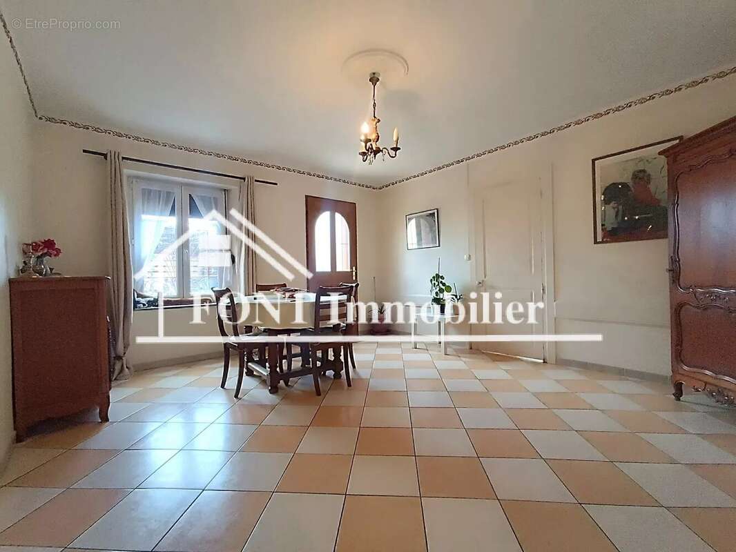 Maison à SAINT-JEAN-BONNEFONDS