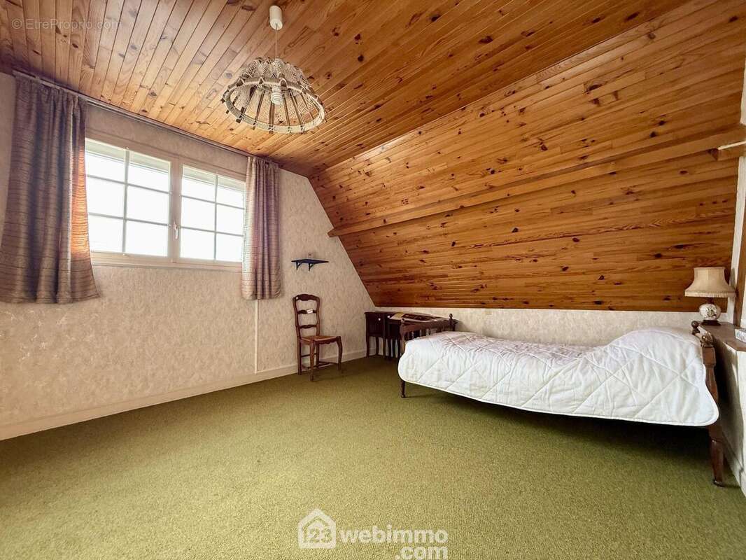 Maison à SAINTE-GENEVIEVE-DES-BOIS