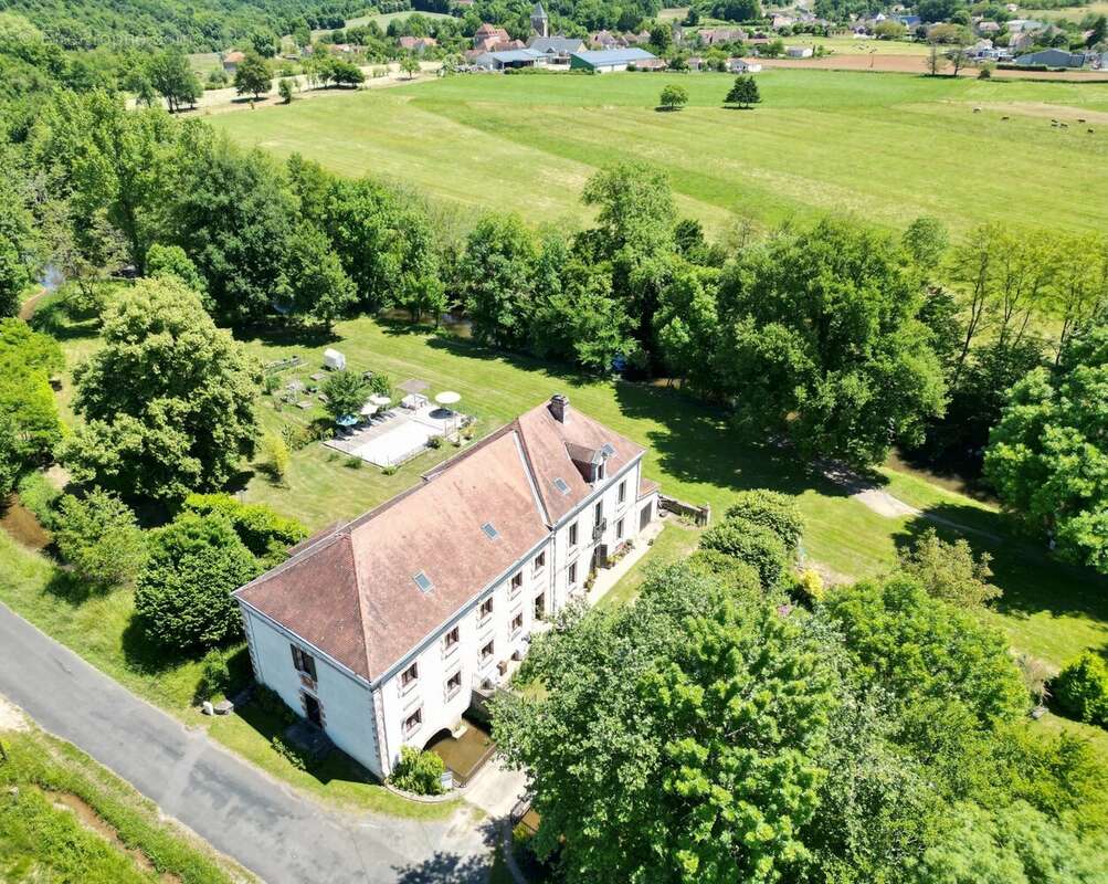 Maison à SAINT-MEDARD-D&#039;EXCIDEUIL