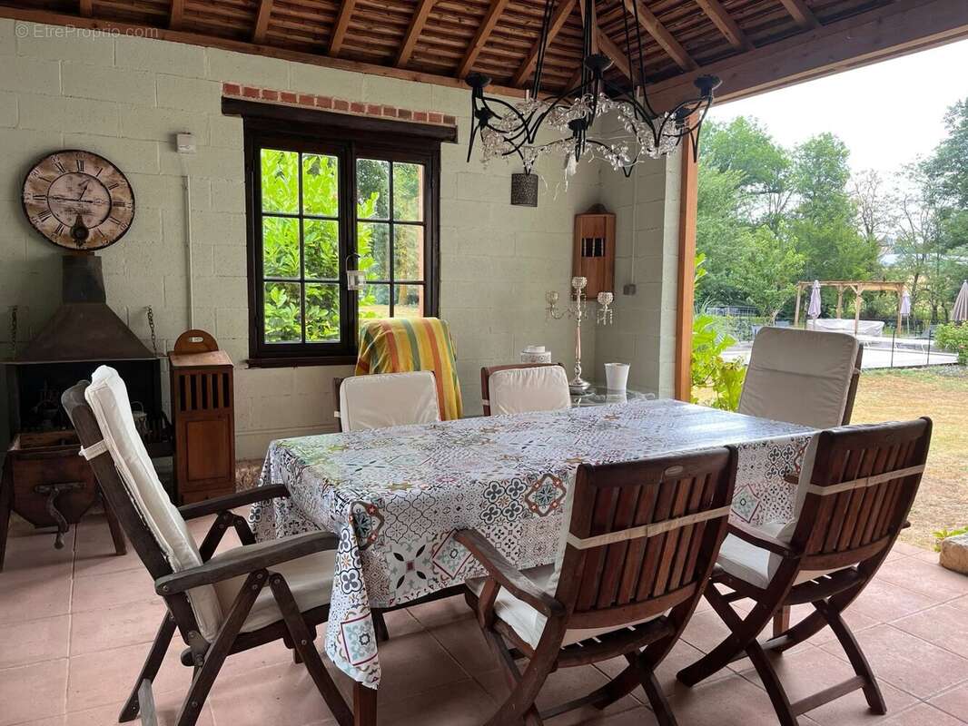 Maison à SAINT-MEDARD-D&#039;EXCIDEUIL