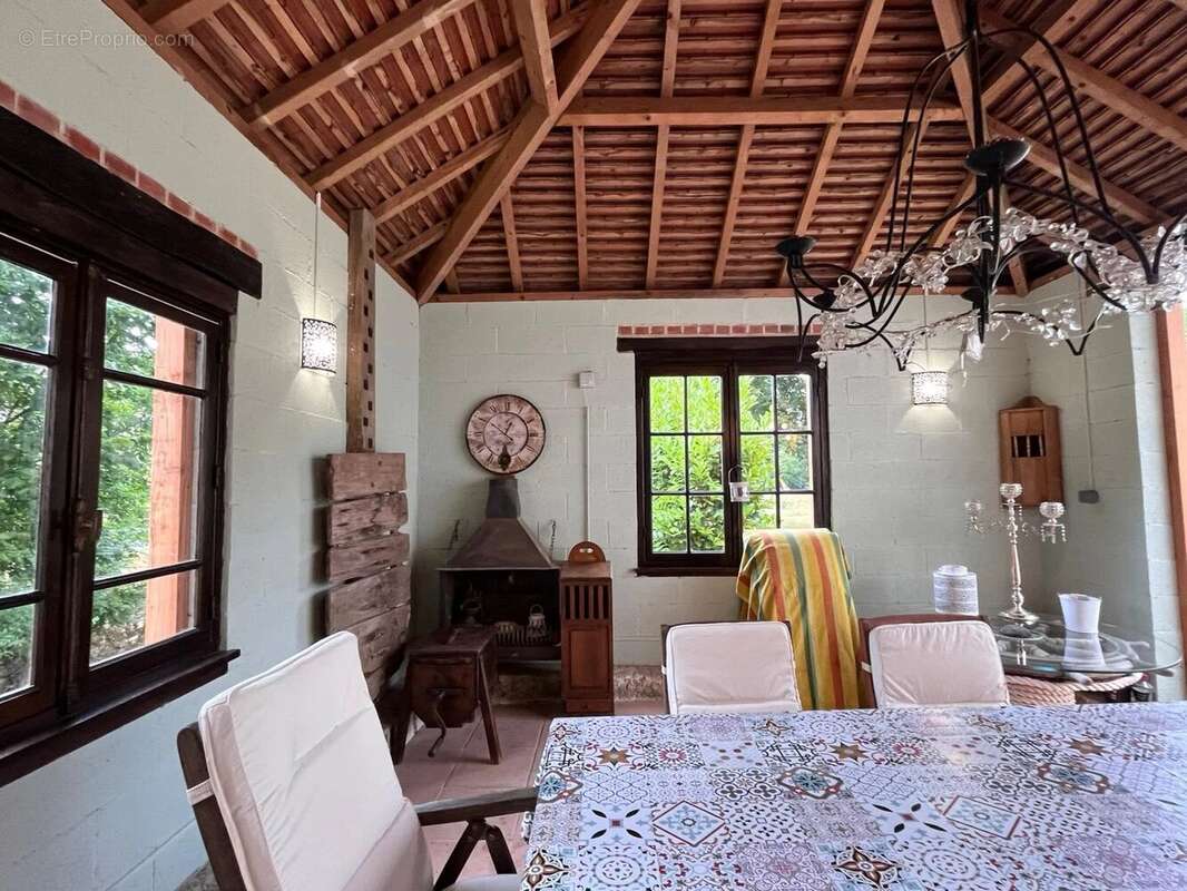 Maison à SAINT-MEDARD-D&#039;EXCIDEUIL