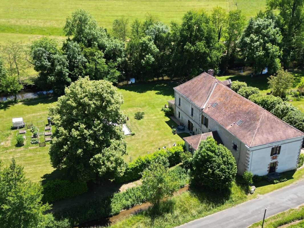 Maison à SAINT-MEDARD-D&#039;EXCIDEUIL