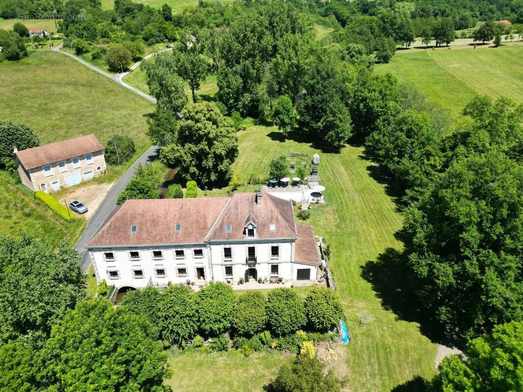 Maison à SAINT-MEDARD-D&#039;EXCIDEUIL