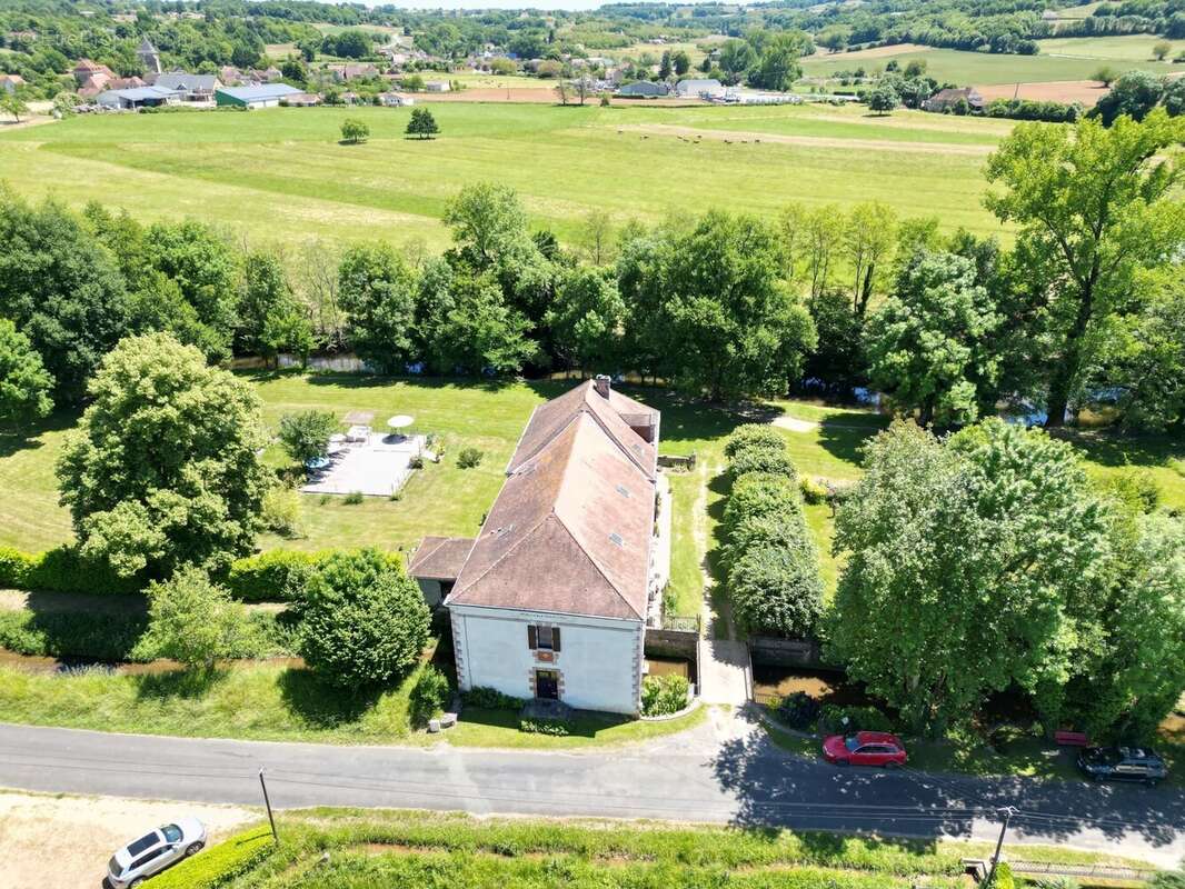 Maison à SAINT-MEDARD-D&#039;EXCIDEUIL