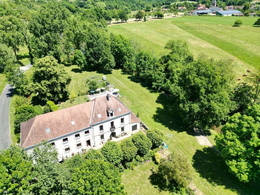 Maison à SAINT-MEDARD-D&#039;EXCIDEUIL