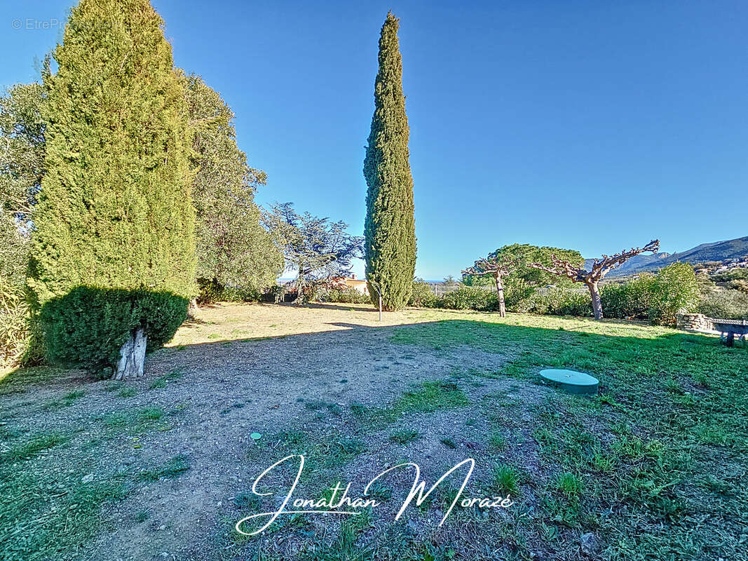 Maison à VILLELONGUE-DELS-MONTS