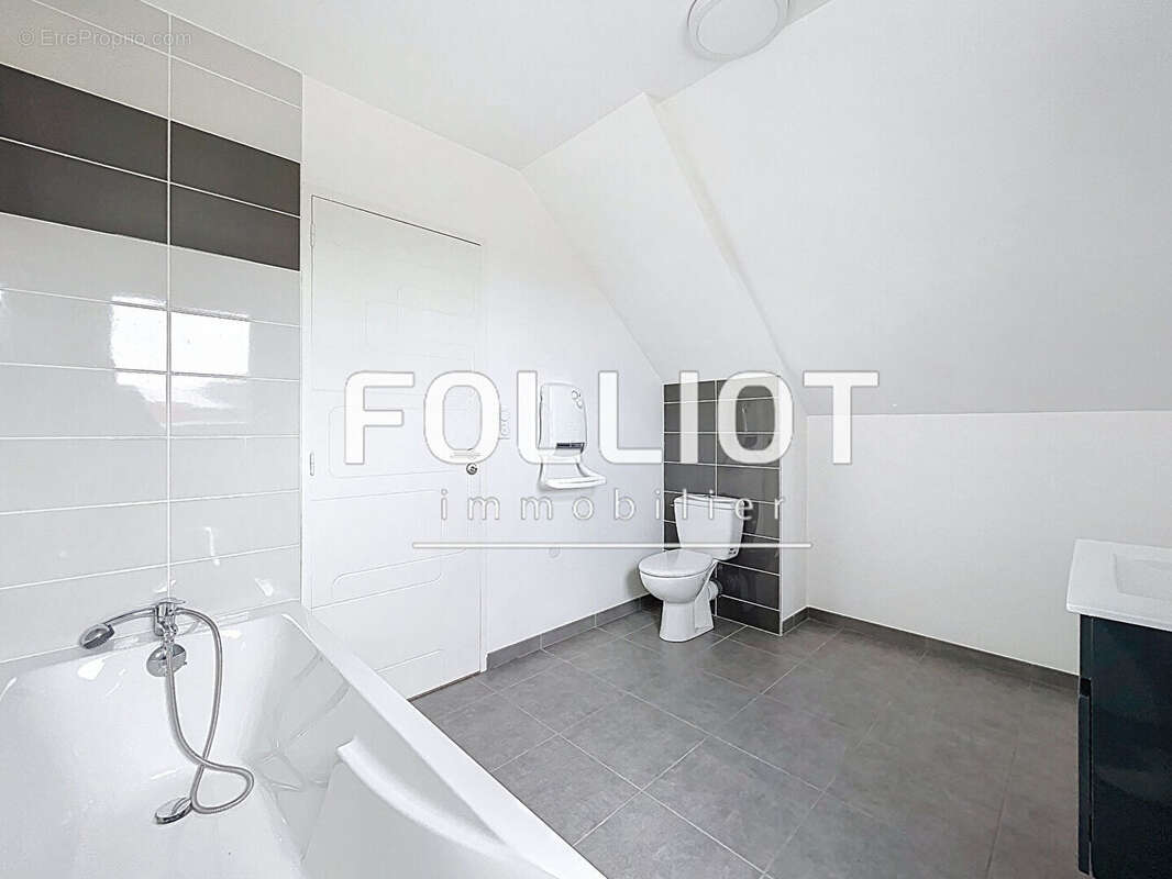 Maison à SAINT-PAIR-SUR-MER