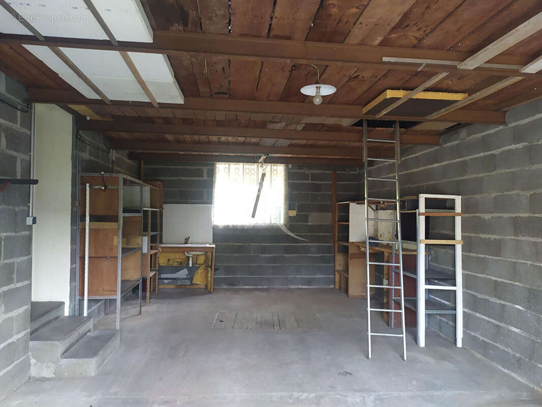 Maison à SAINT-DENIS-DE-L&#039;HOTEL