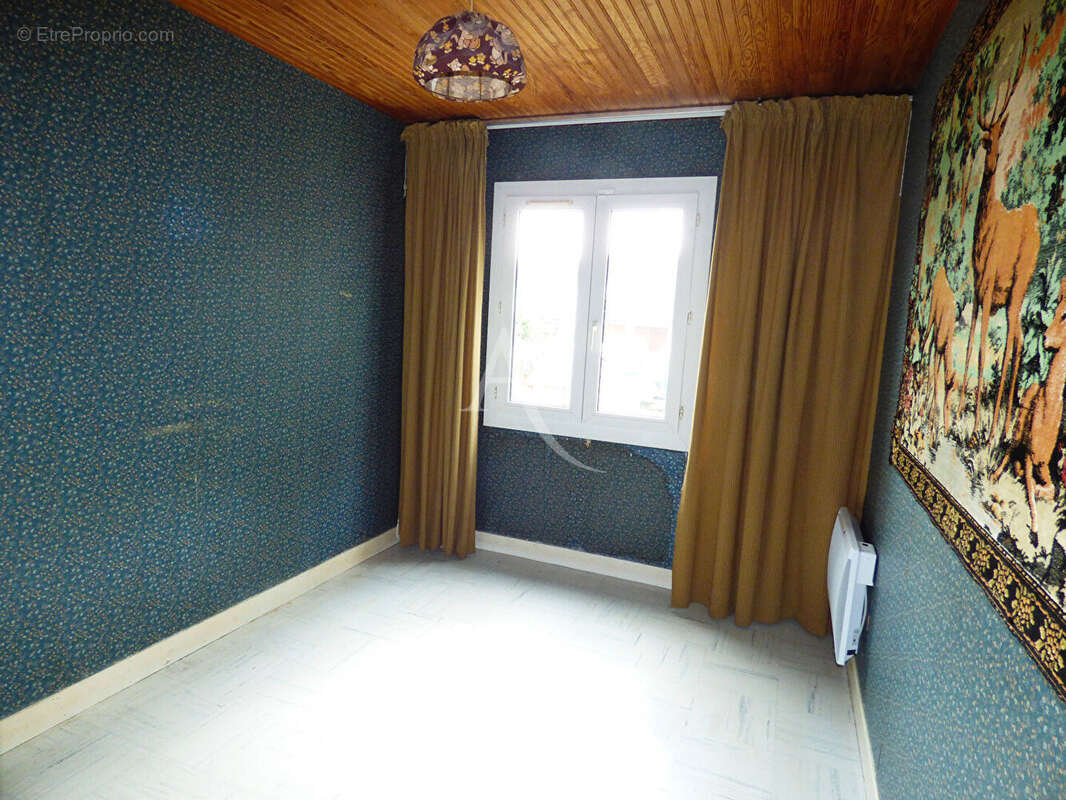 Maison à SAINT-DENIS-DE-L&#039;HOTEL