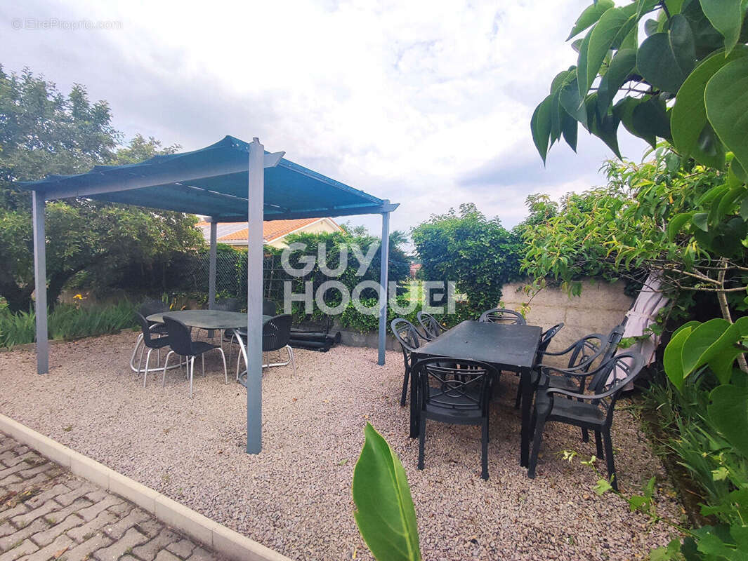 Maison à SAINT-ROMAIN-LE-PUY