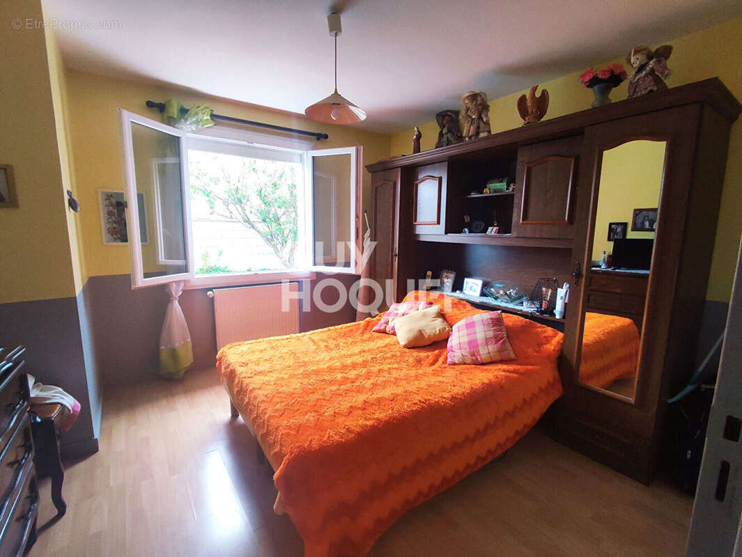 Maison à SAINT-ROMAIN-LE-PUY