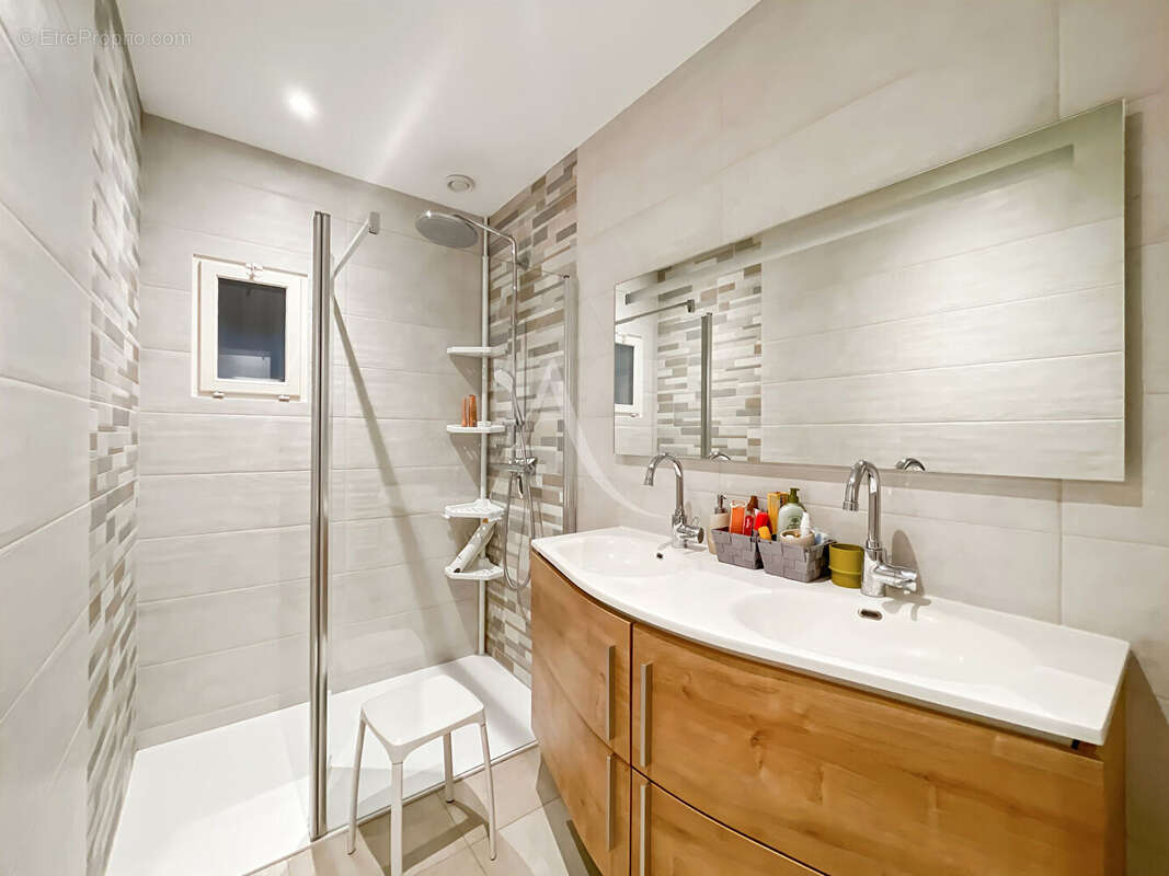 Maison à LE PERRIER