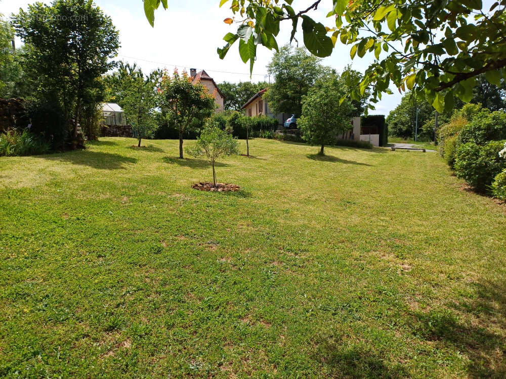 Maison à LISSAC-ET-MOURET